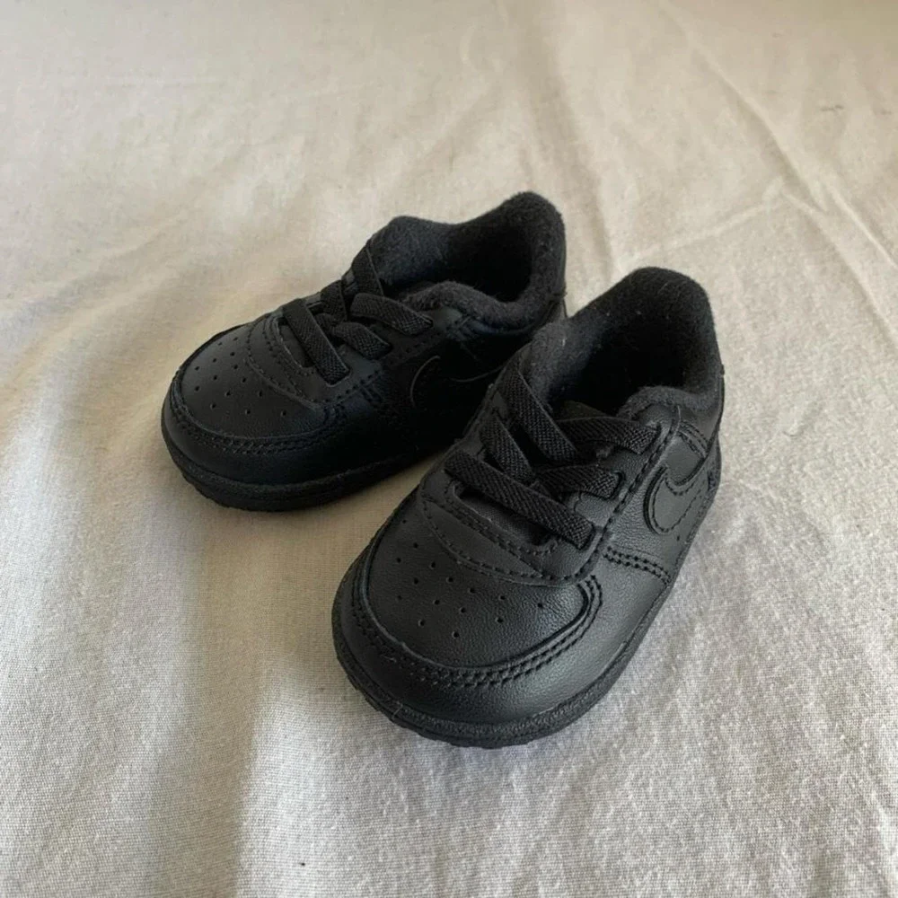 2 Pair Toddler Sneakers Sperry 2M and Nike Black 2C